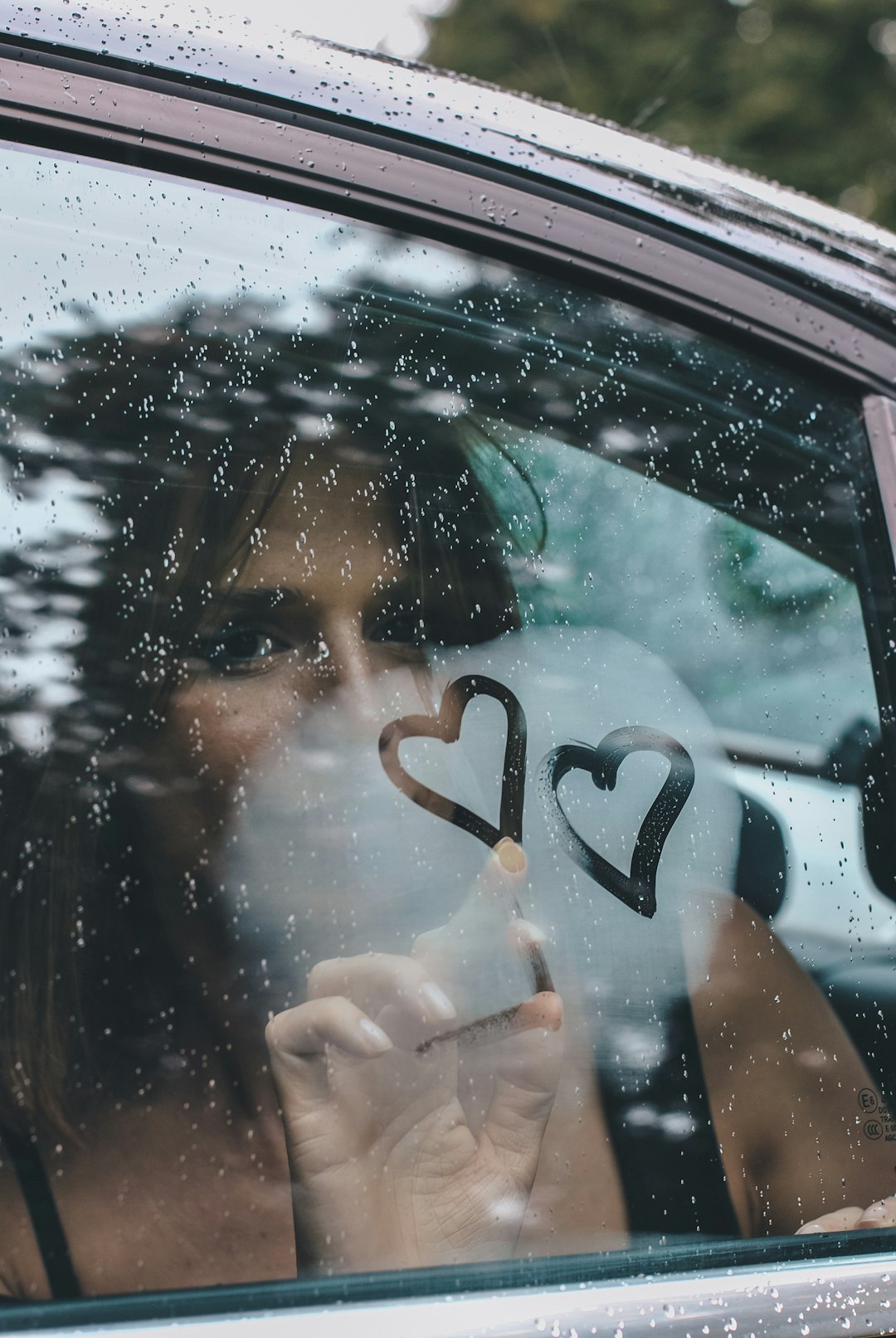 애착유형별 연인의 기념일 챙기는 온도차, 연애할 때 반복되는 이유가 있어요